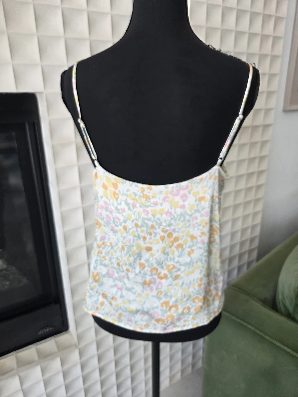 Rails Paolo Summer Meadow Floral Print V-Neck Satin Camisole Top, Size Small - Picture 3 of 8